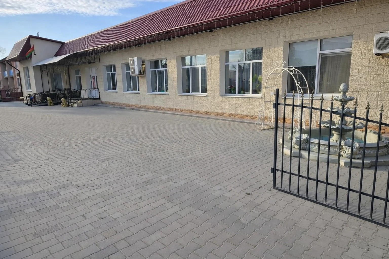 Столовая на Сновской, главный зал 2